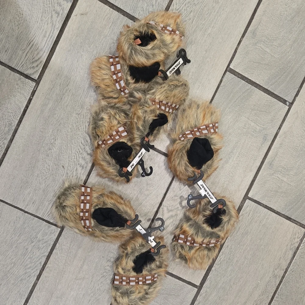 Star Wars Chewbacca‎ Faux Fur Slippers – NWT
